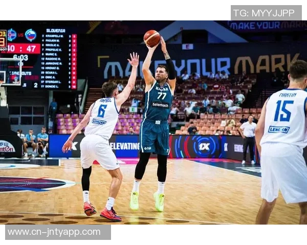 东契奇盛赞海斯球场化学反应良好期待更多精彩配合